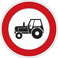B6 Zákaz vjezdu traktorů